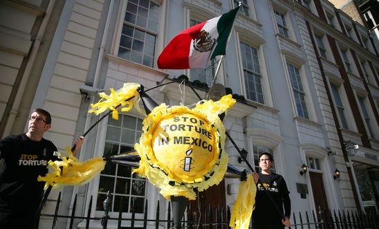 Amnesty UK protest outside Mexican Embassy ahead of Mexican President visit, Mar