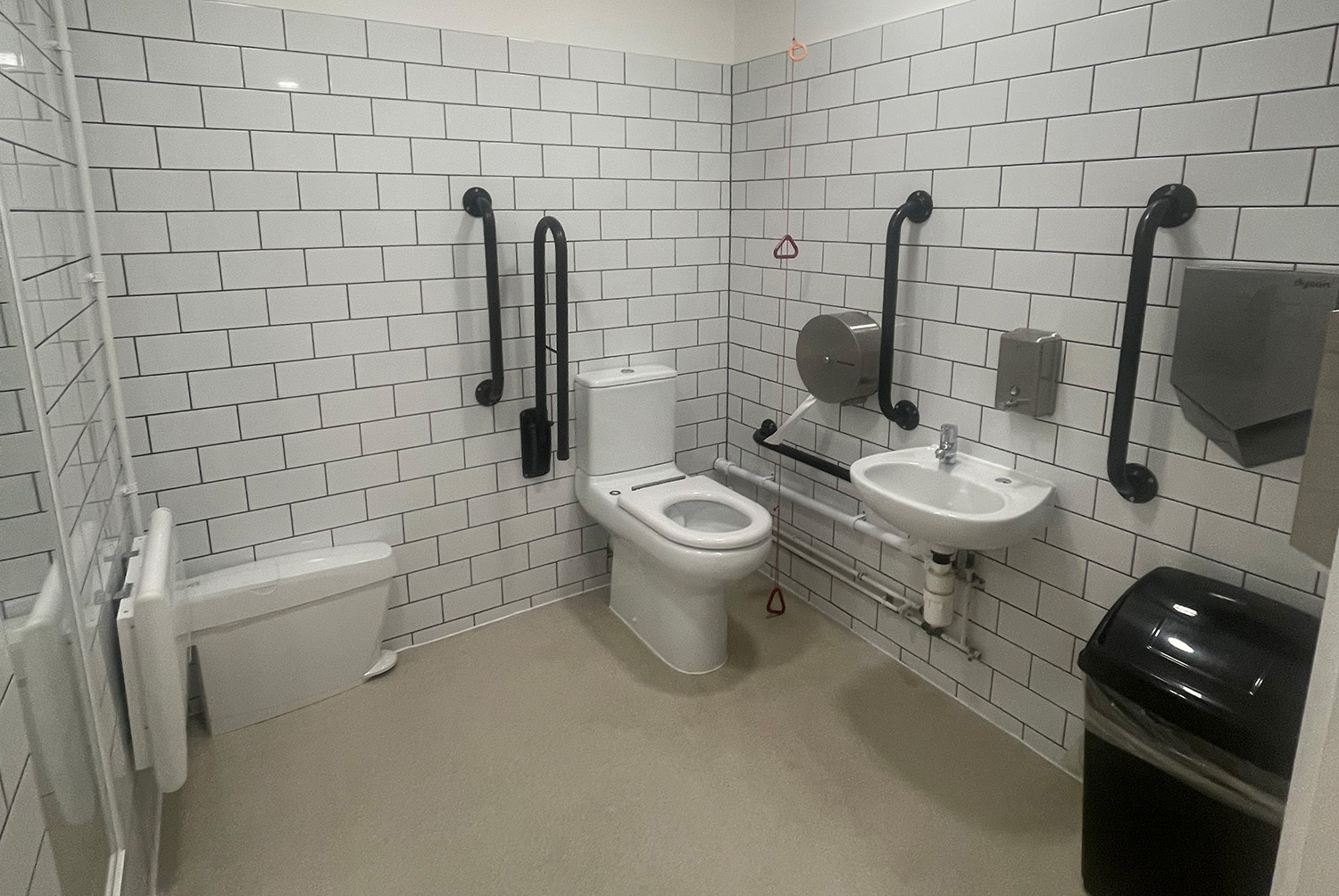 "Amnesty UK Office - Easton St - Bathroom"