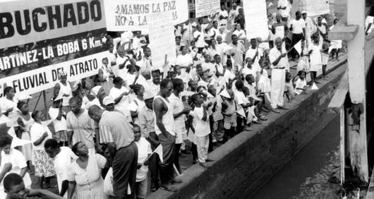 Inhabitants of the community of Buchadó in the Medio Atrato region demonstrating for the right to live in peace and for their right not to be drawn into the conflict. Inhabitants of the community of Buchadó in the Medio Atrato region demonstrating for the right to live in peace and for their right not to be drawn into the conflict.