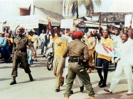 Security forces clash with demonstrators in Douala