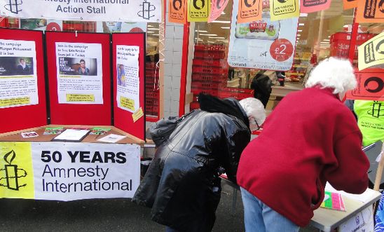 Amnesty letter signing stall in Minehead Amnesty letter signing stall in Minehead
