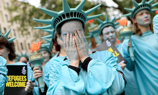 100 statues of Liberty outside the US embassy