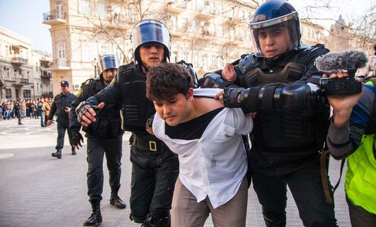 Protesters clash with authorities in Baku