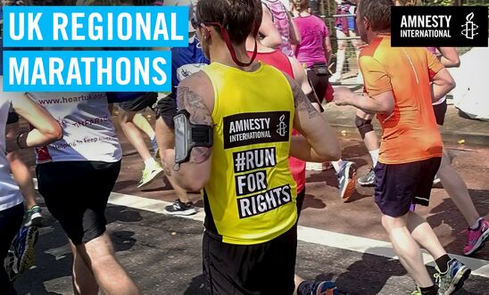 Marathon runner wears an Amnesty "run for rights' tshirt 