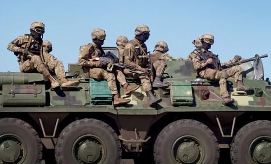 UKRAINA: WOJSKO ZAGRAŻA CYWILOM POPRZEZ LOKALIZOWANIE SIŁ W DZIELNICACH MIESZKALNYCH – RAPORT AMNESTY INTERNATIONAL