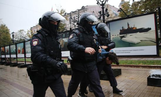 Protestors gather at unsanctioned anti-war and anti-mobilization rally in Moscow