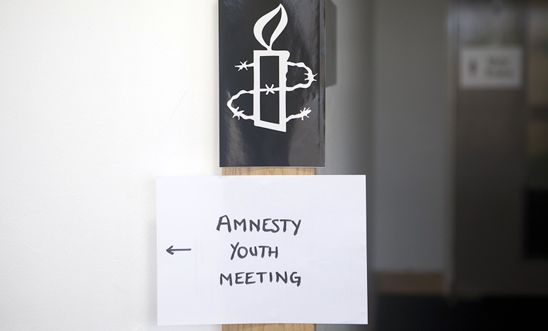 Amnesty youth meeting sign