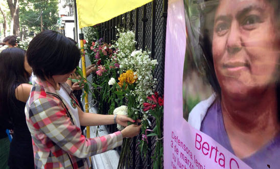 Activists calling for justice for Berta at the Honduran Embassy in Mexico City, June 2016 Activists calling for justice for Berta at the Honduran Embassy in Mexico City, June 2016