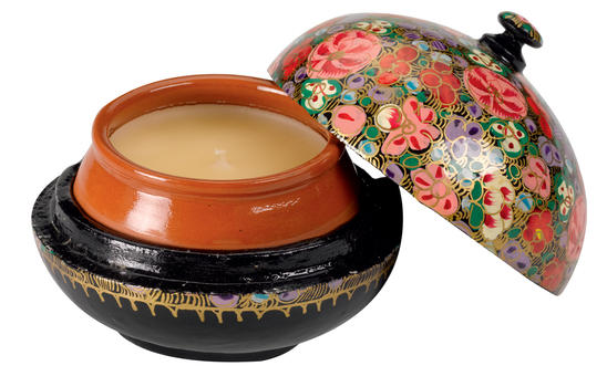 Prashanda lavender and vanilla-scented beeswax candle Prashanda lavender and vanilla-scented beeswax candle