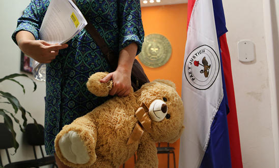 Amnesty Brazil deliver petition for the girl to Paraguayan authorities in Brazil Amnesty Brazil deliver petition for the girl to Paraguayan authorities in Brazil