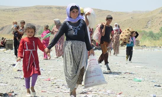 Yezidis fleeing Islamic State fighters Yezidis fleeing Islamic State fighters