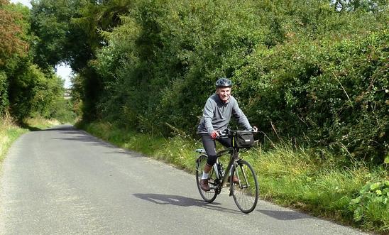 Chipping Norton resident cycles for Amnesty International Chipping Norton resident cycles for Amnesty International